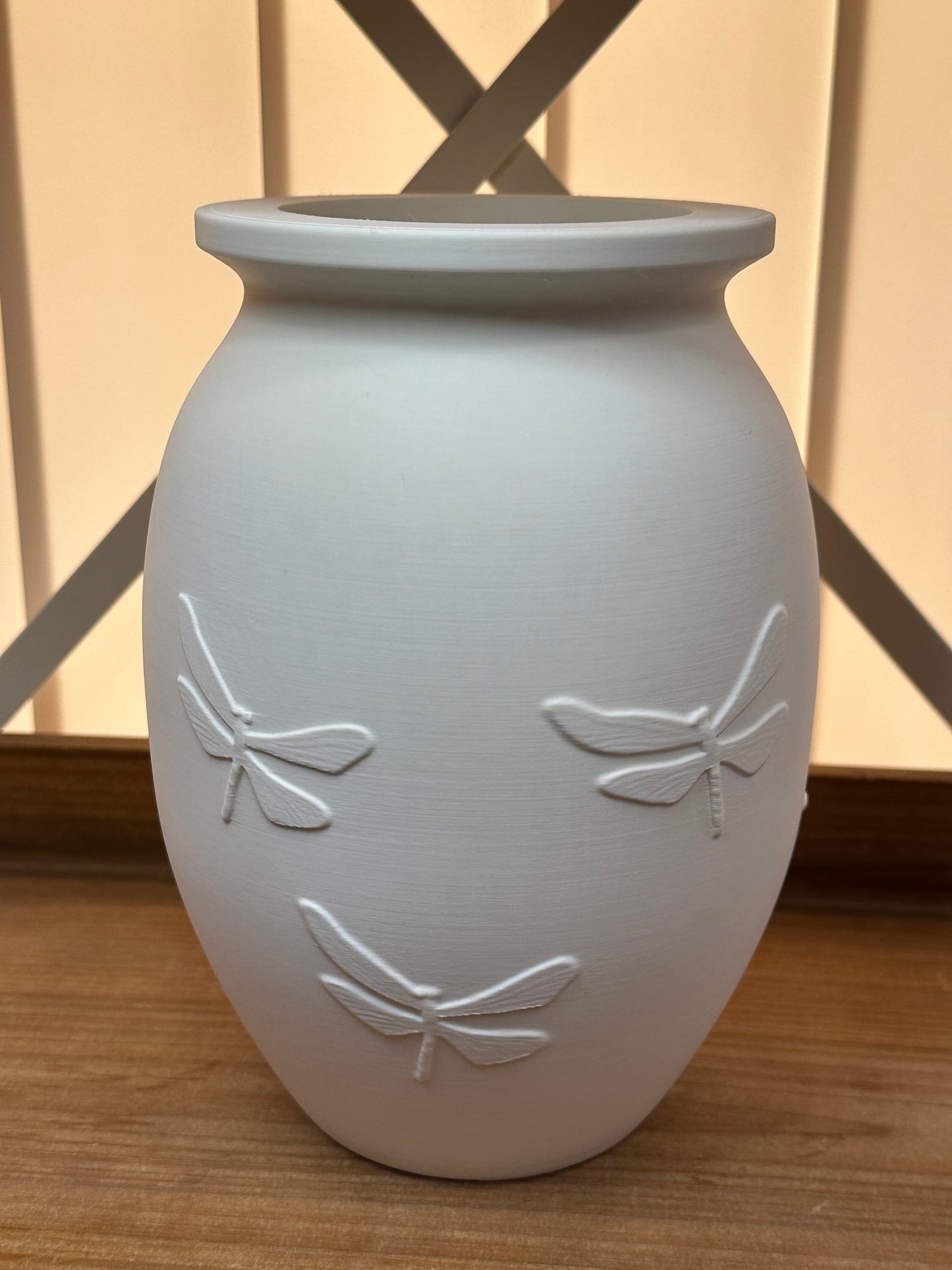 The Dragonfly Meadow Vase - Large 3D Printed White Ceramic Vase with Decorative Dragonfly Patterns